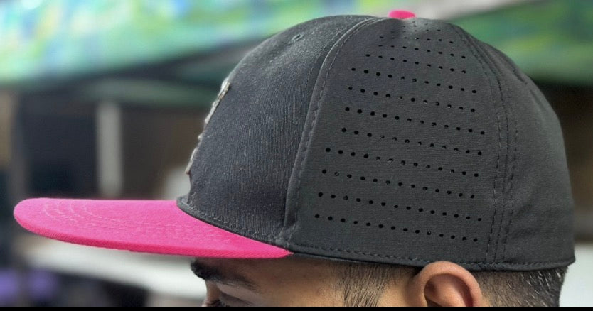 Otters Hat-fitted Pink