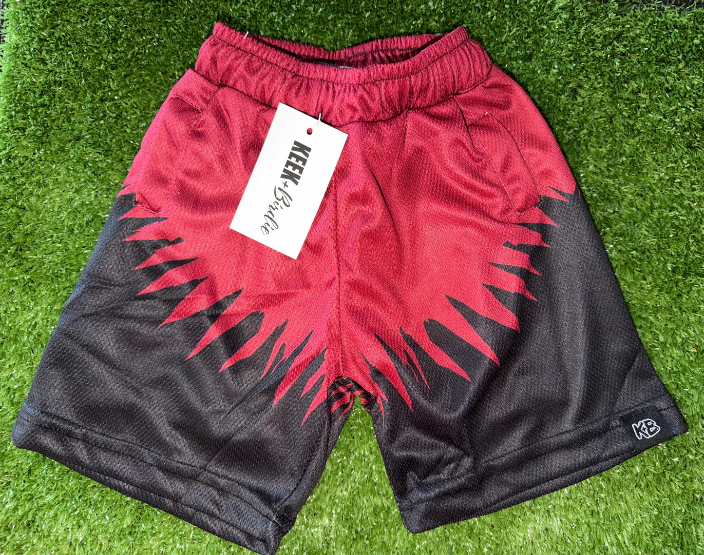 KB shorts garnet/black spikes